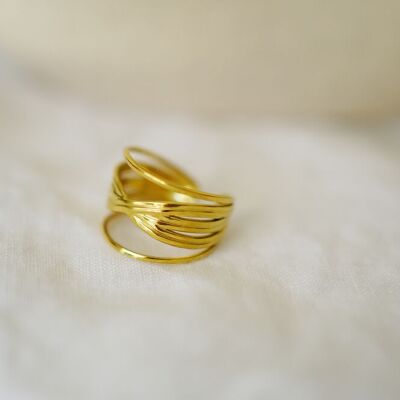 Célina gold cross adjustable ring