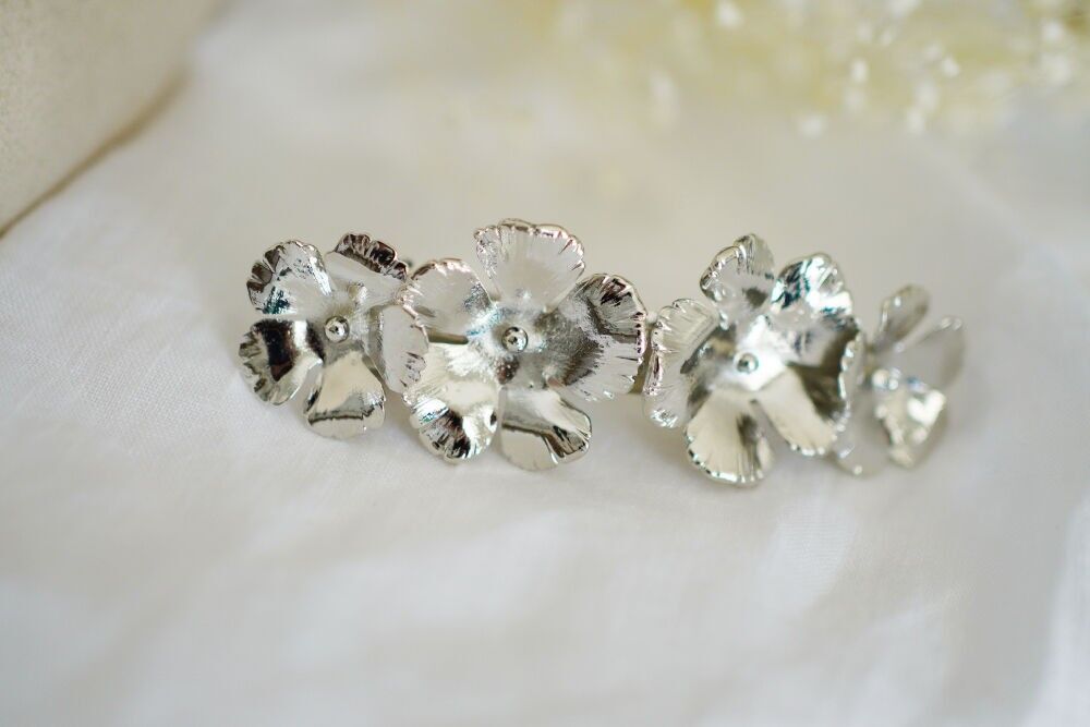 Mélusine hair clip with silver flowers