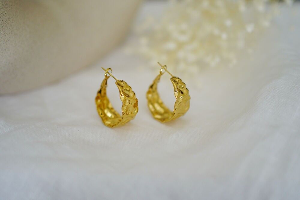 Laurette gold-plated hoop earrings with hammered effect