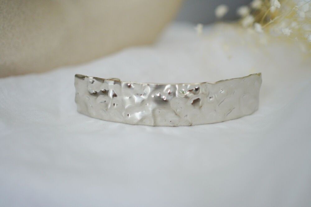 Orélia hammered silver rectangular hair clip