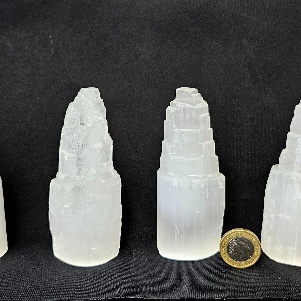 Torre de cristal de selenita mediana