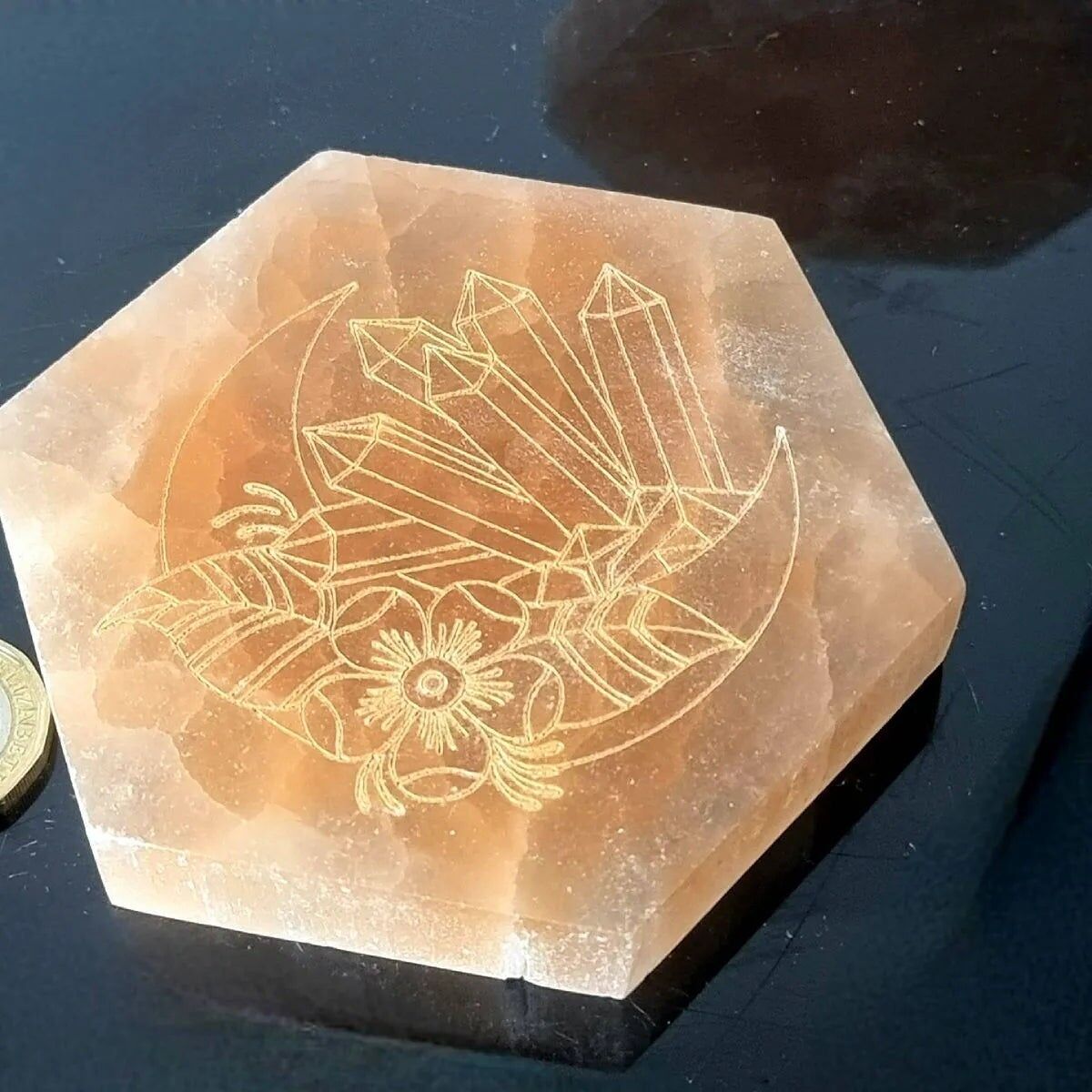 Placa de carga de cristal de selenita naranja grabada - Diseño de cristal naranja