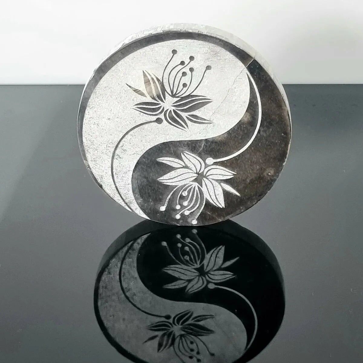Placa de cristal de selenita grabada - Yin yang pintado