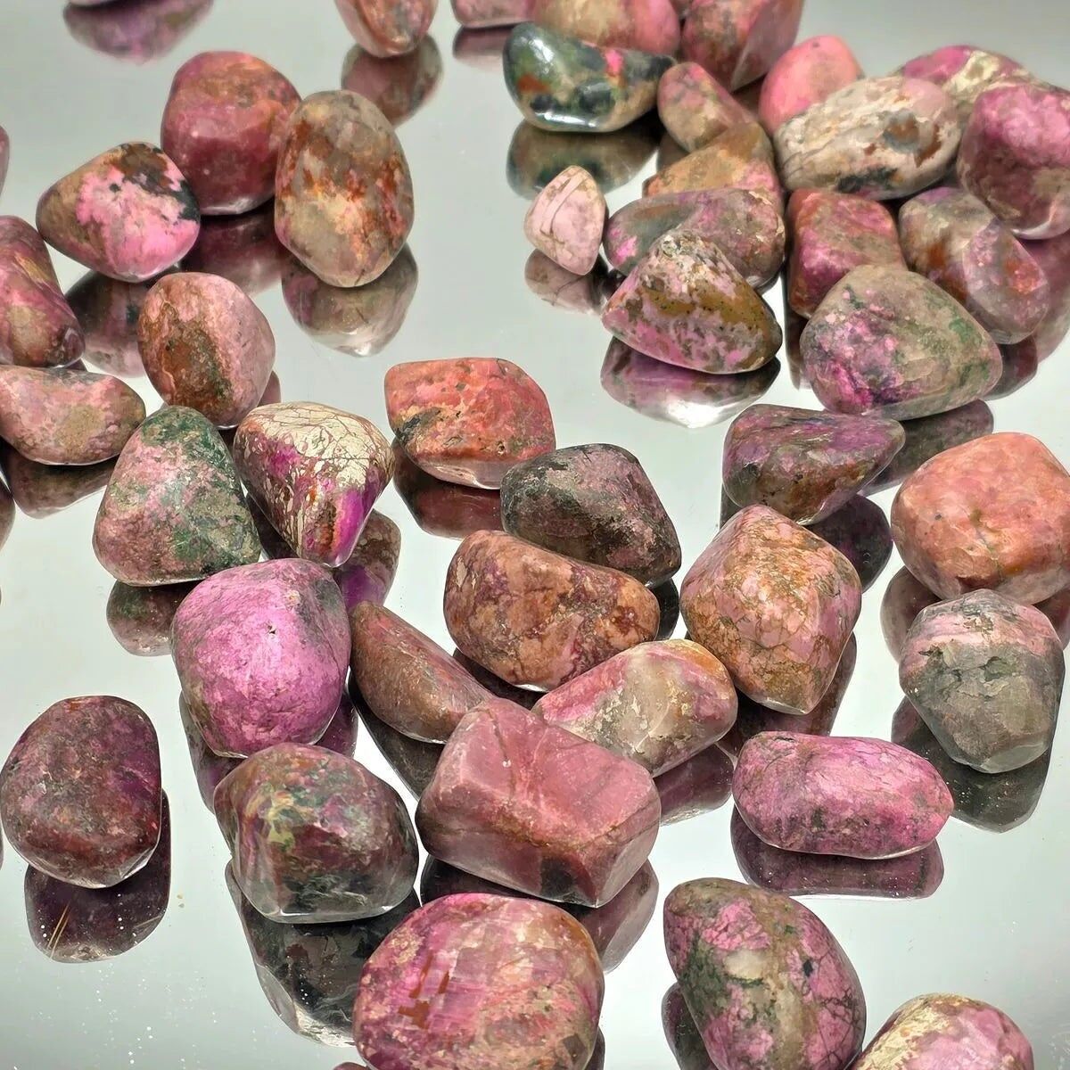 Piedras pulidas de cristal de calcita y cobalto rosa (lote de 140-150 g)