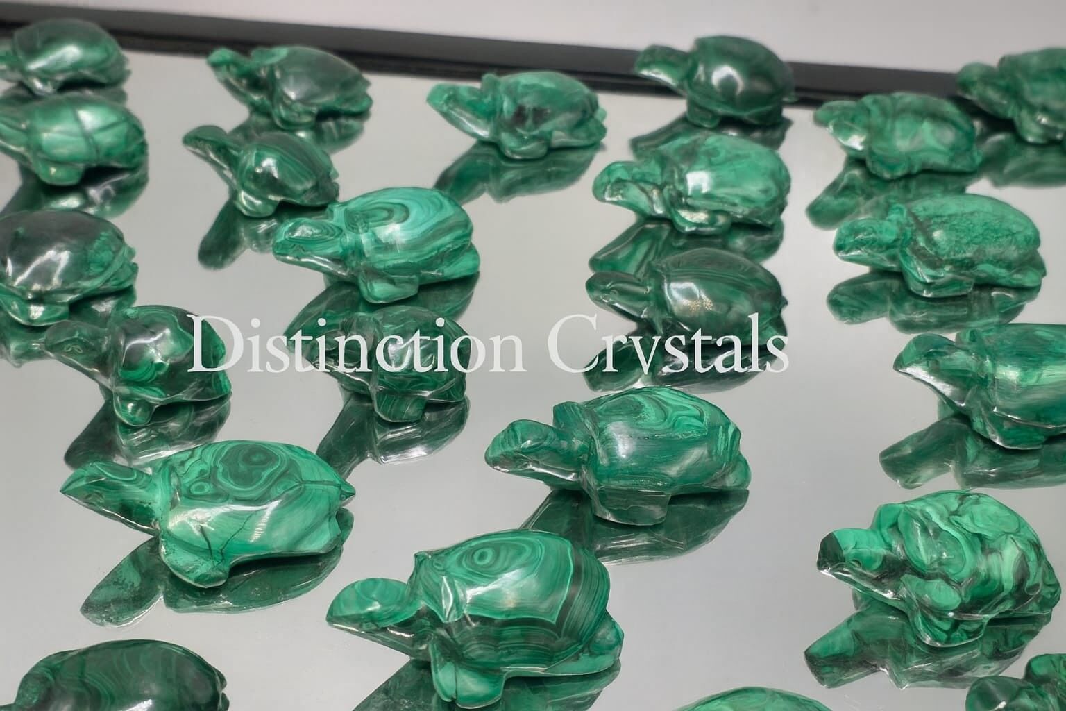 Talla de tortuga de cristal de malaquita (50-100 g)