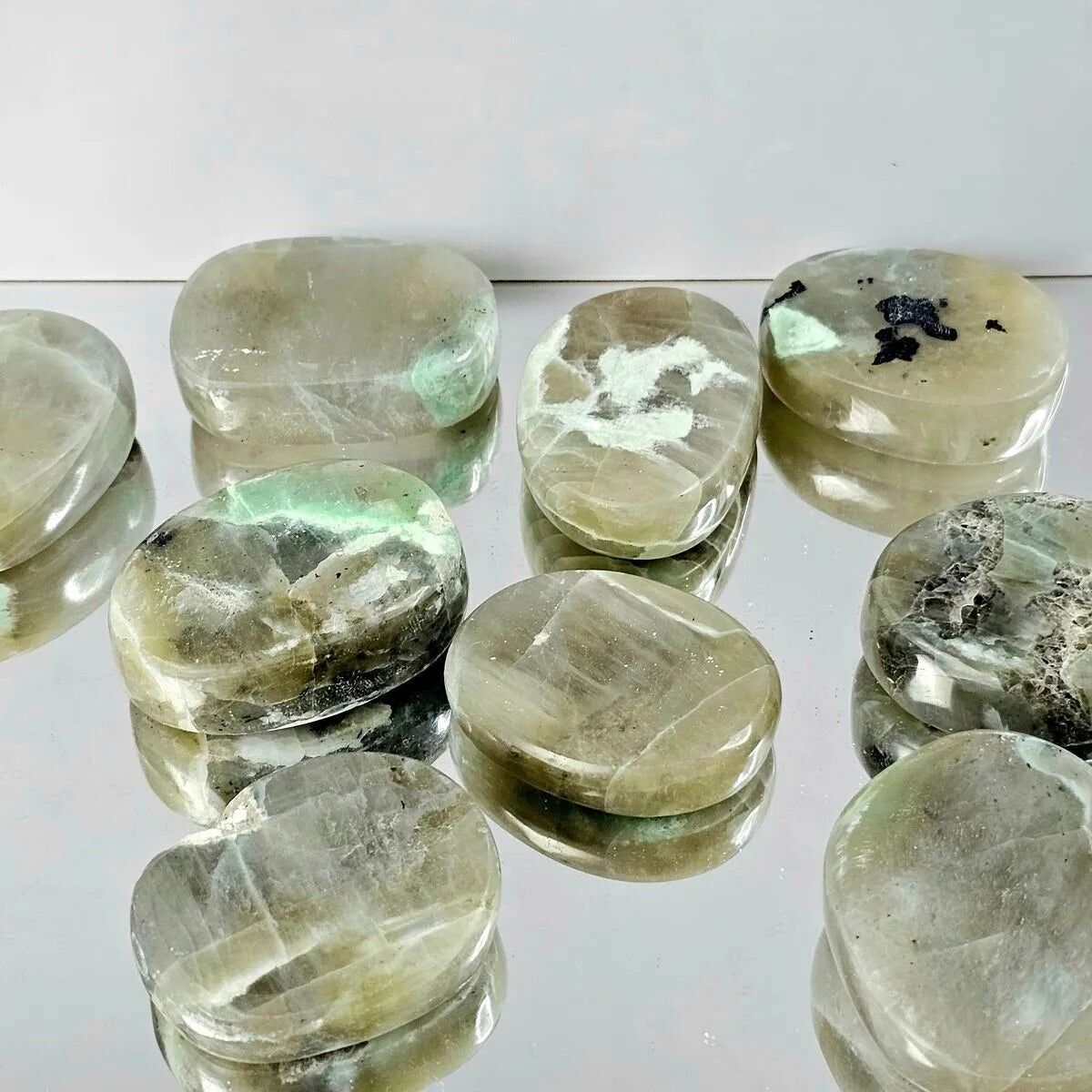 Grüne Mondsteinkristall-Palmensteine 1 kg