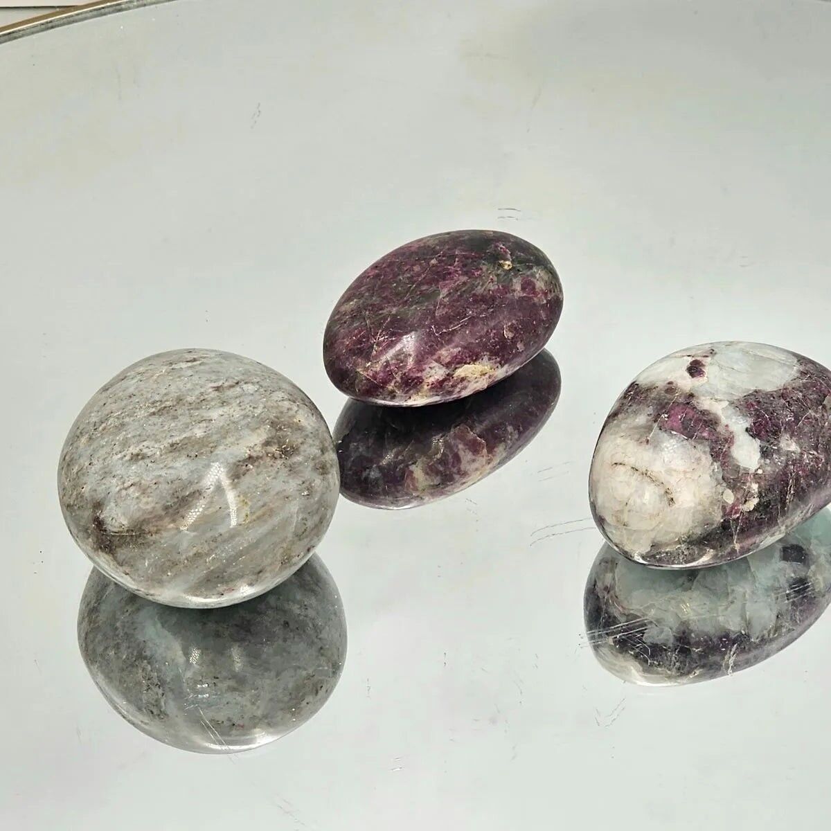 Rubilit-Kristall-Handsteine x3
