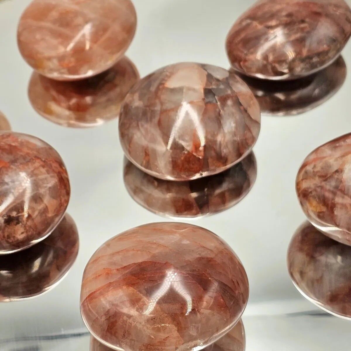 Extra großer roter Hämatoid-Kristall-Handflächen-/Meditationsstein