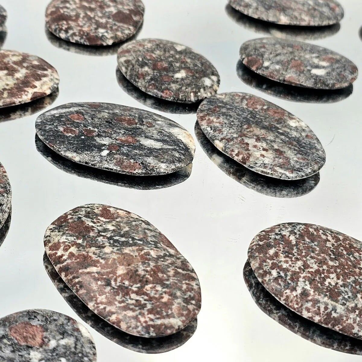 Granatkristall-Handsteine