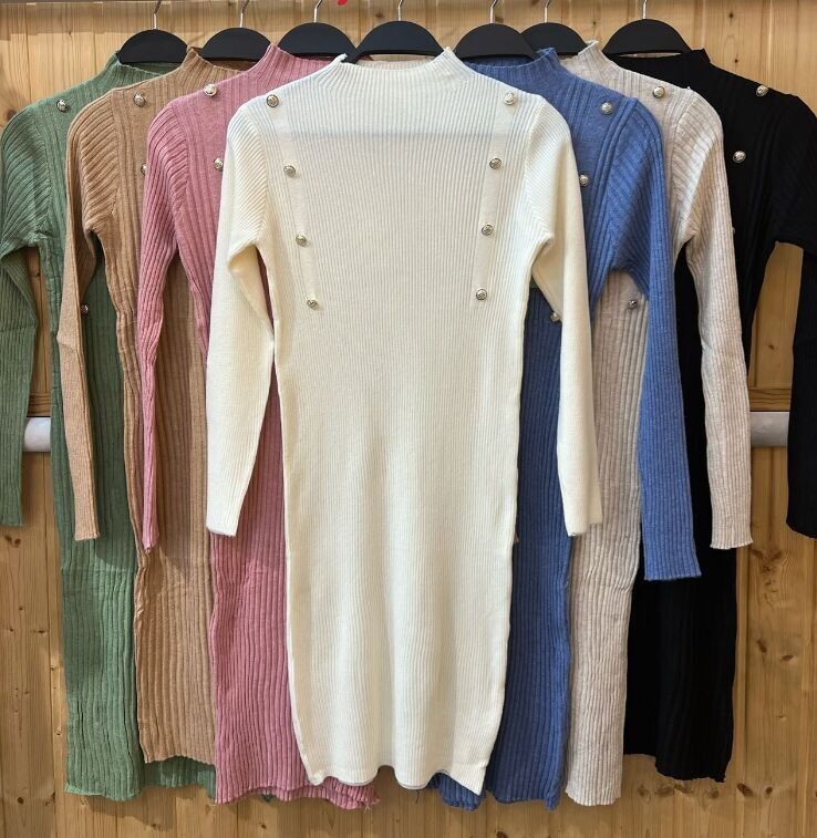 Strickkleid mit Knöpfen vorne