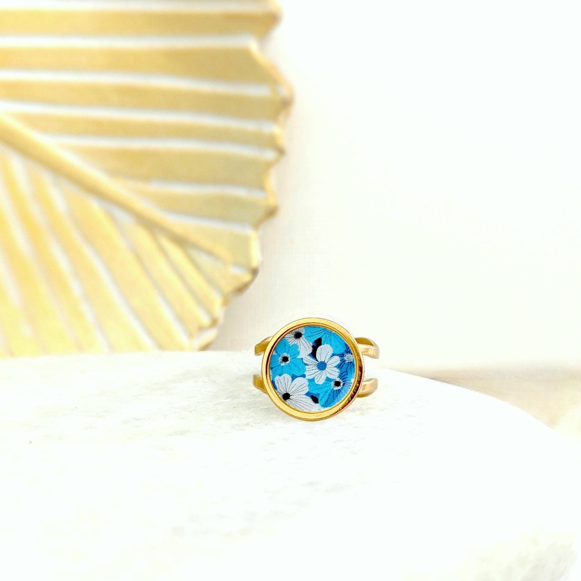 Bague cabochon fleurs bleues pour femme