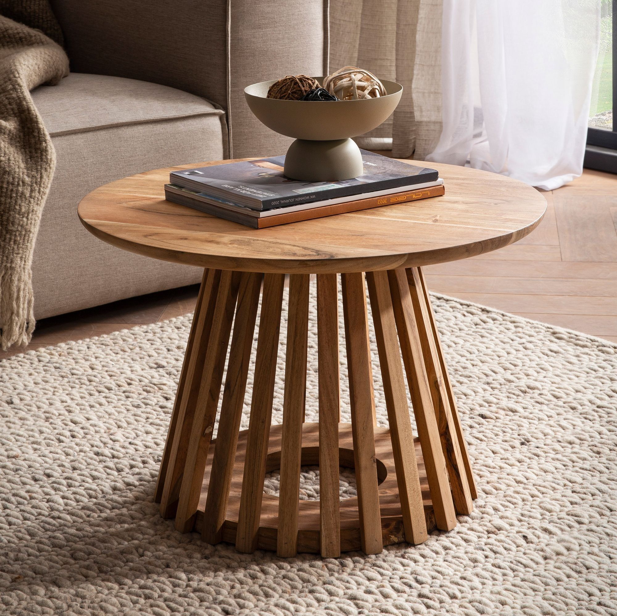 Coffee table 60x60x40 cm acacia solid wood light brown coffee table round, design living room table with latticework frame, modern living room coffee table