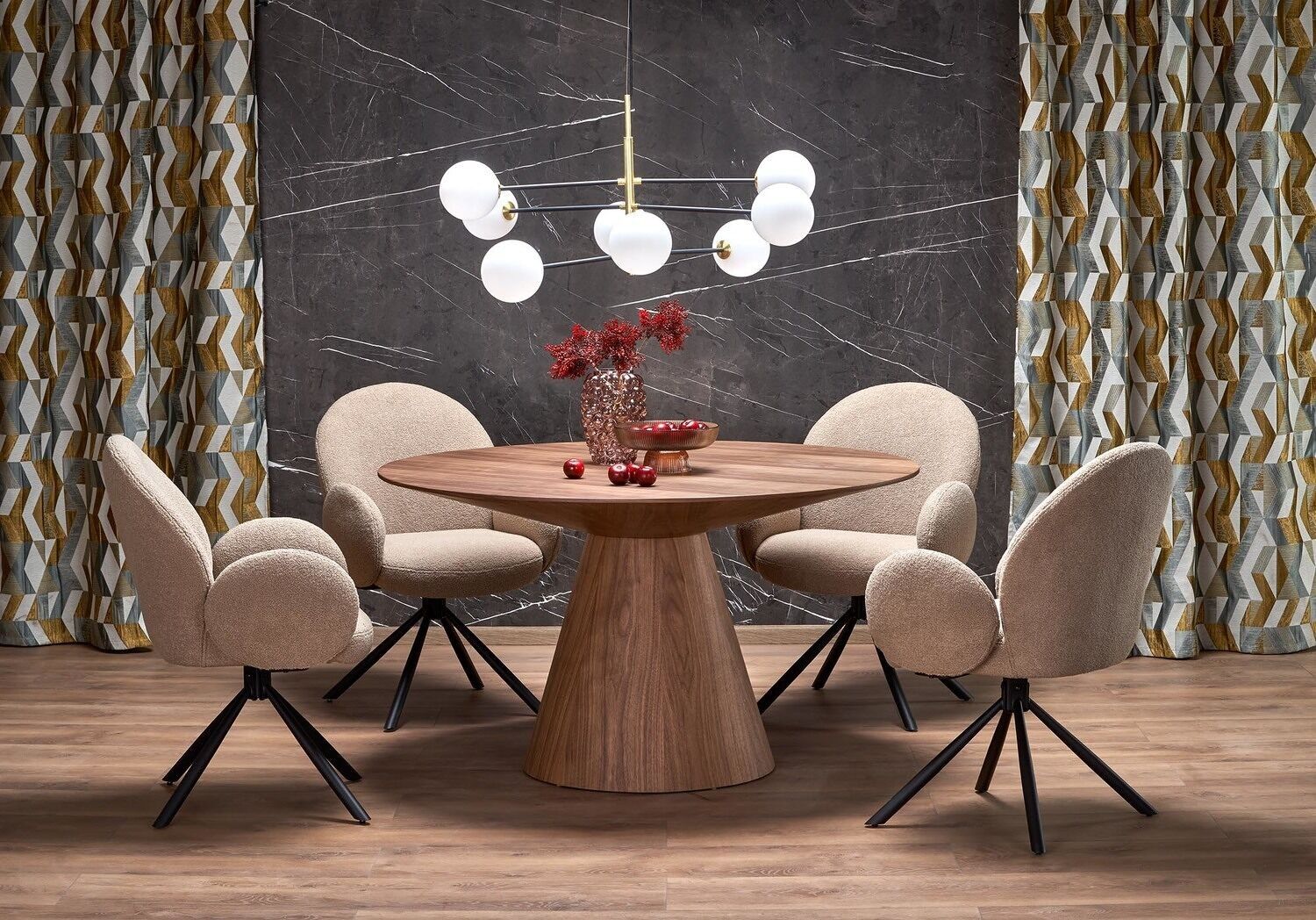 Merouville Dining table nut