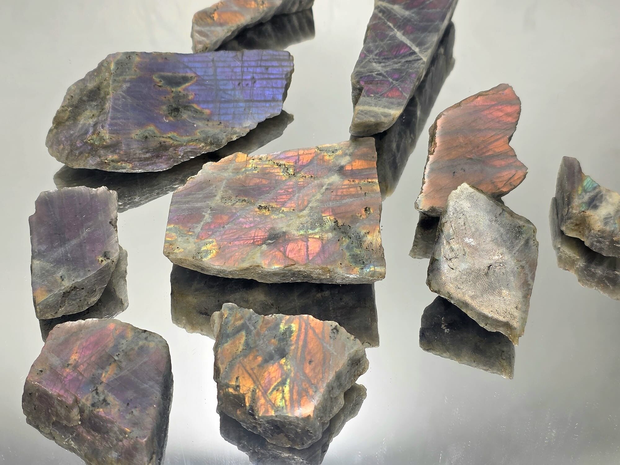 Fette di cristallo di labradorite viola, lotto da 250 g