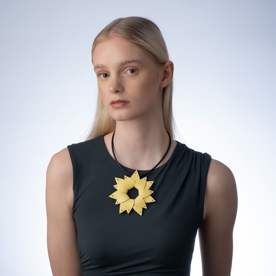 Collana in pelle Wild Flower - grande