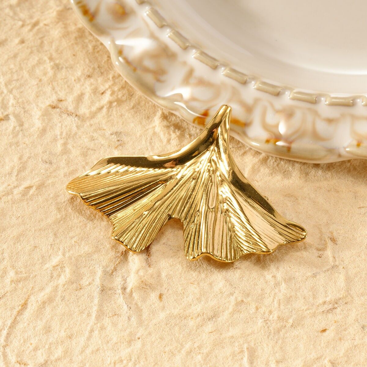 Schlichte Ginkgoblütenbrosche