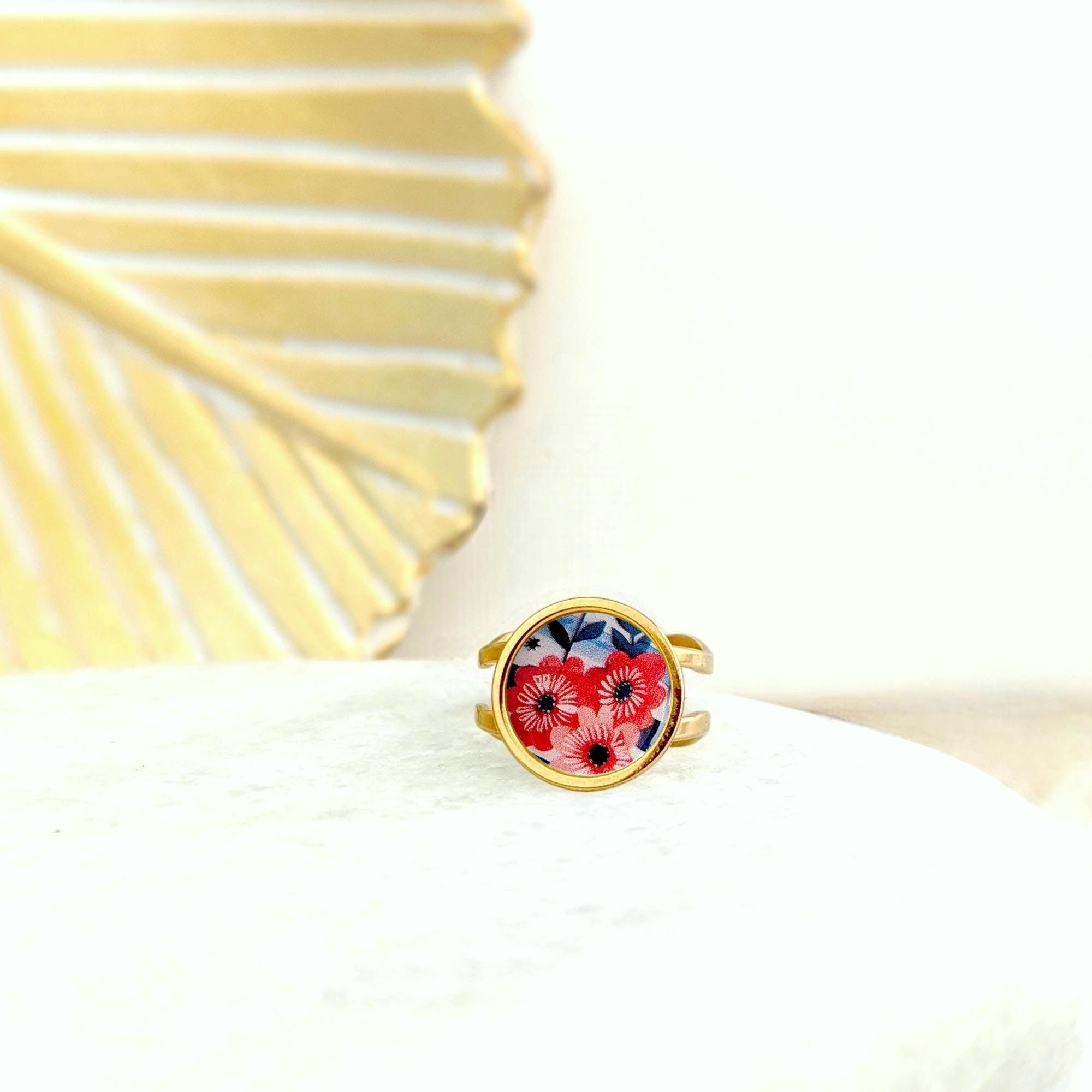 Bague ajustable avec cabochon à fleurs rouges pour femme