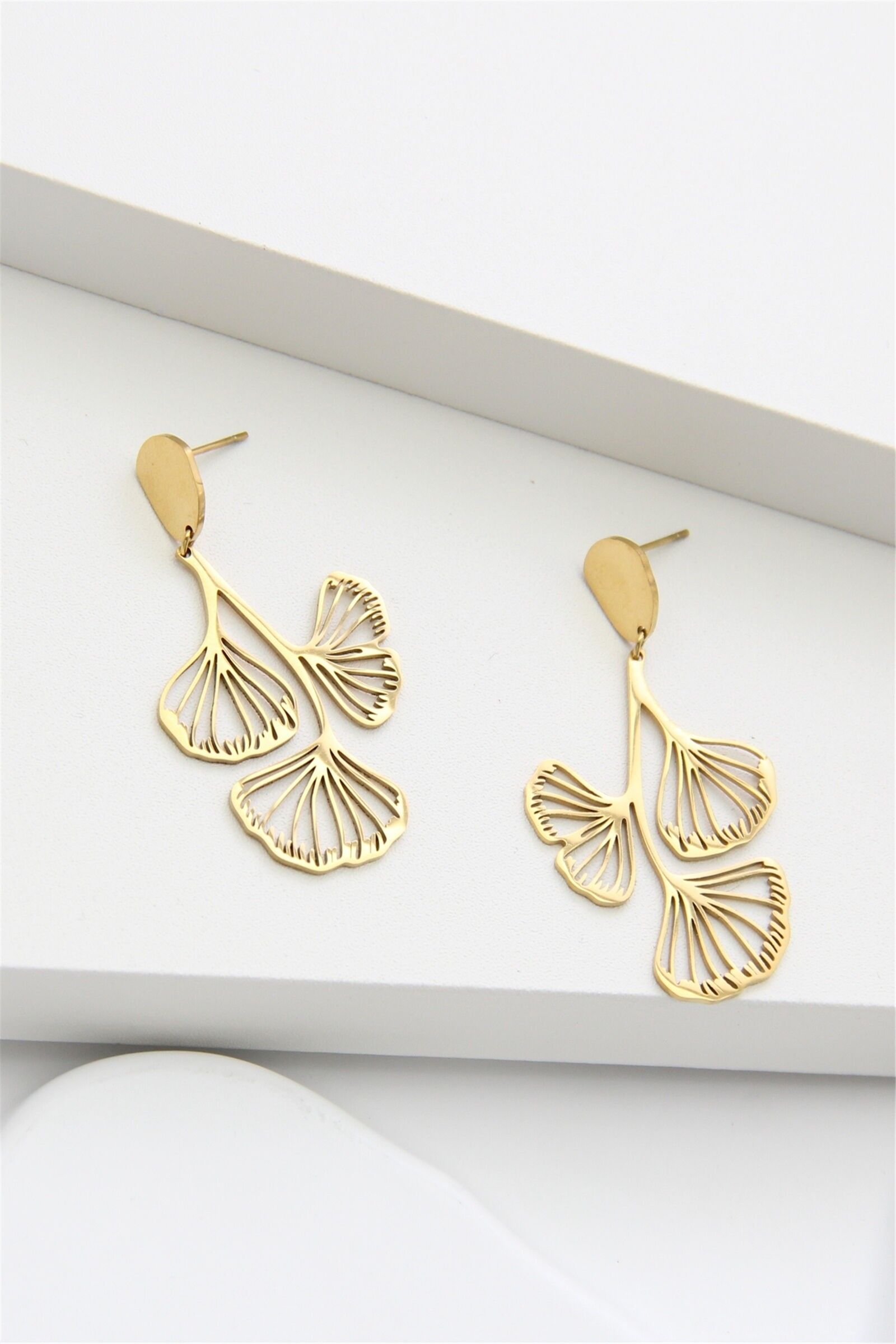 Ginkgoblatt-Ohrringe aus goldenem Edelstahl – Natürliche Eleganz