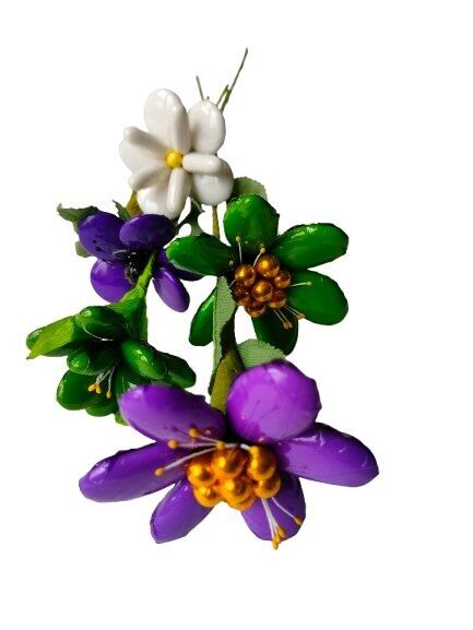 Ramo verde y morado en grageas de chocolate