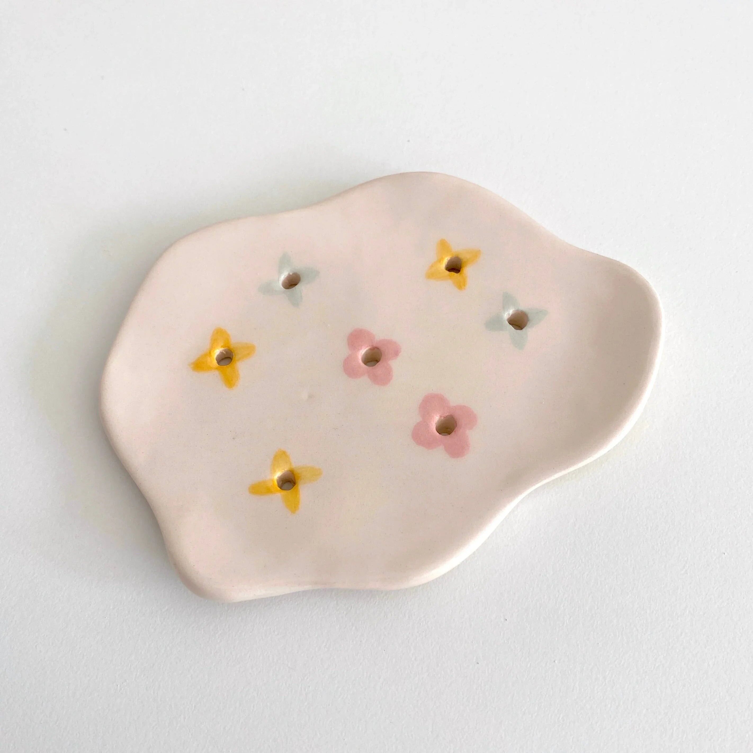 Hand-painted flower soap dish