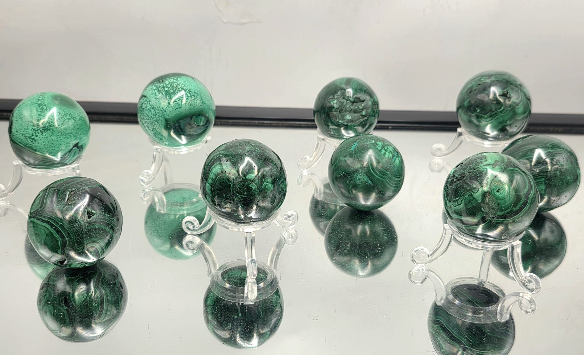 Piccola sfera di cristallo di malachite 100-135 g