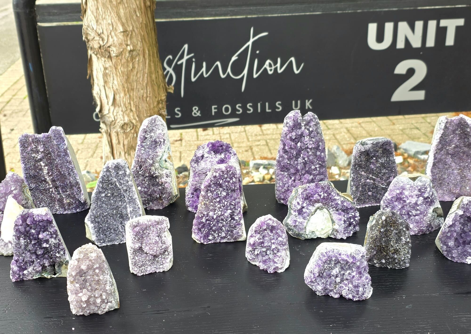 Base in cristallo di ametista taglio misto grado 3.lotto da 5 kg