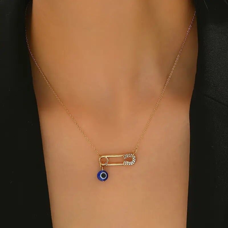 Halskette mit geometrischem Strass-Anhänger aus 18 Karat Gold