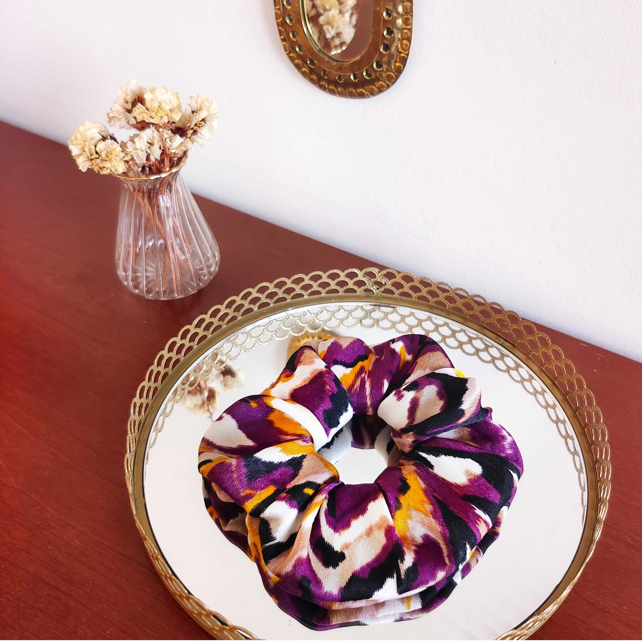 ASMA scrunchie / ethnic arty print yellow ochre purple black