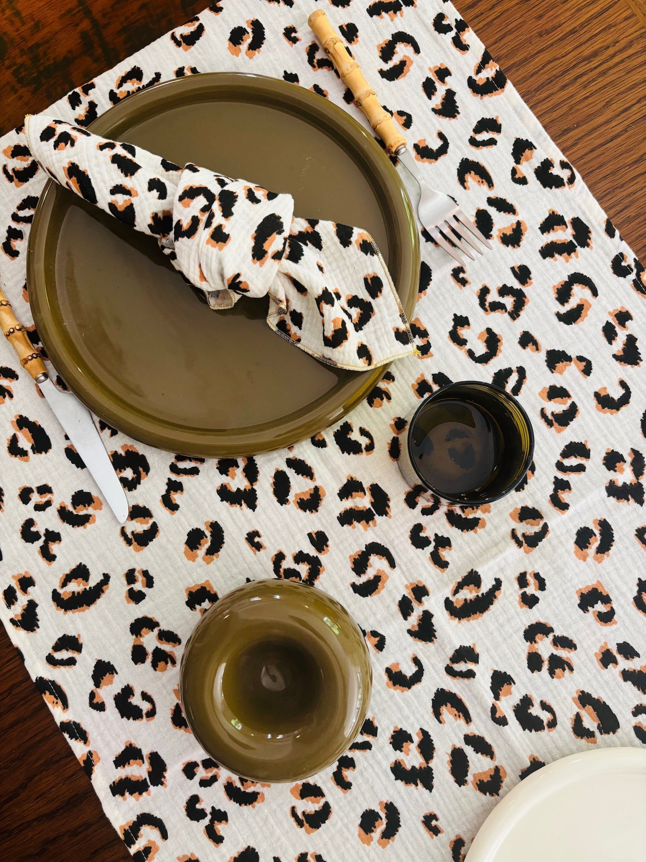 Leoparden-Tischläufer – Baumwollgaze – 50x150cm