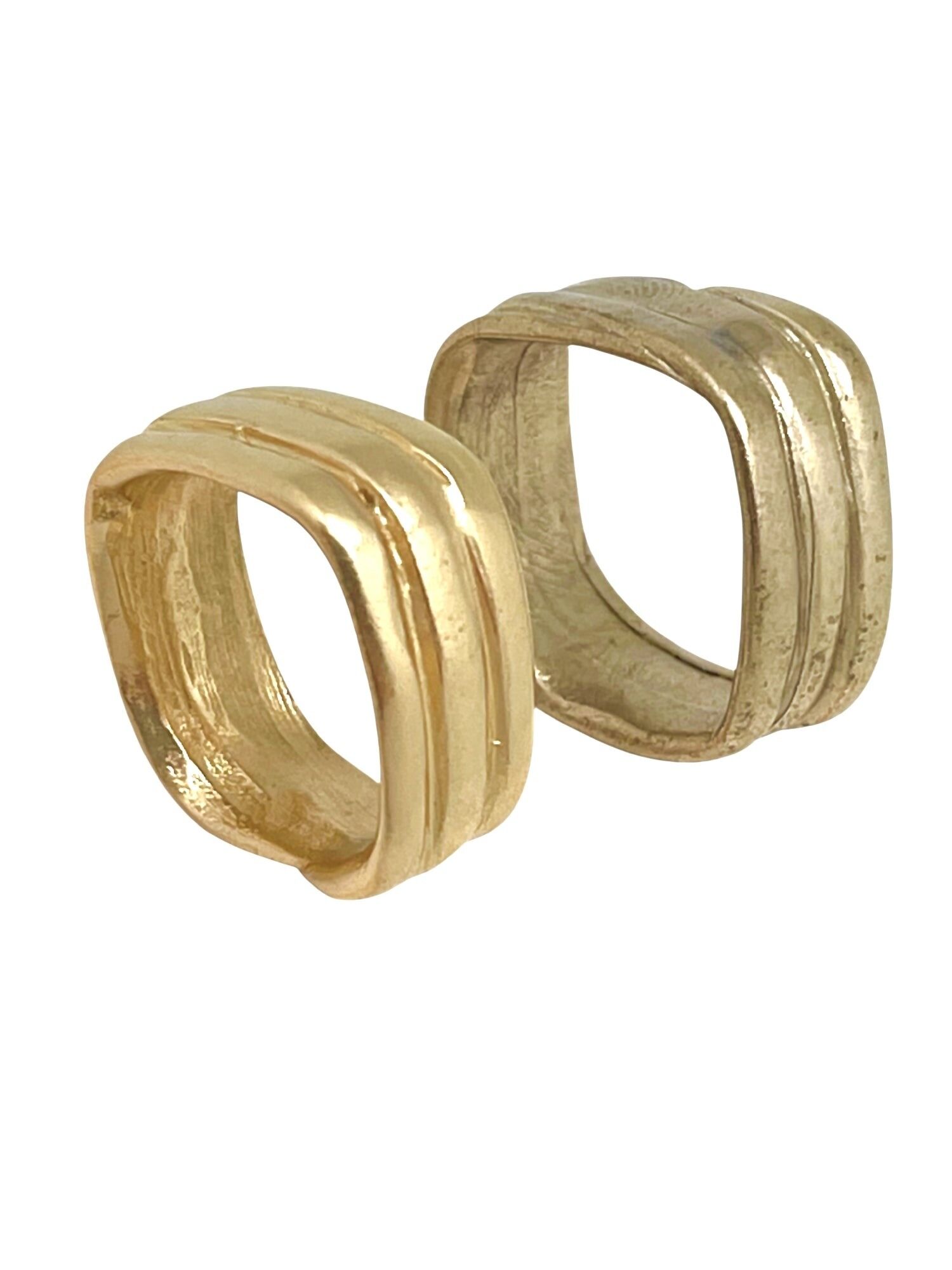 Pair of square rings, gold-plated brass lines
