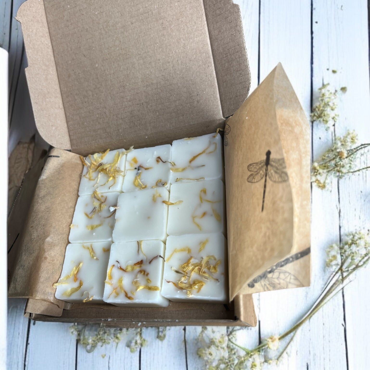 Caja de ceras fundidas con aceites esenciales de aromaterapia