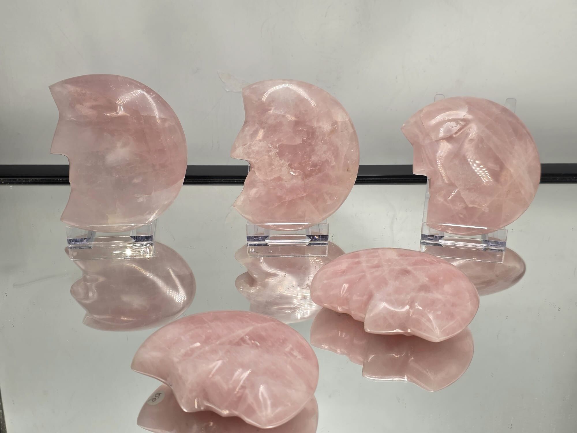 Cristallo di quarzo rosa lunare