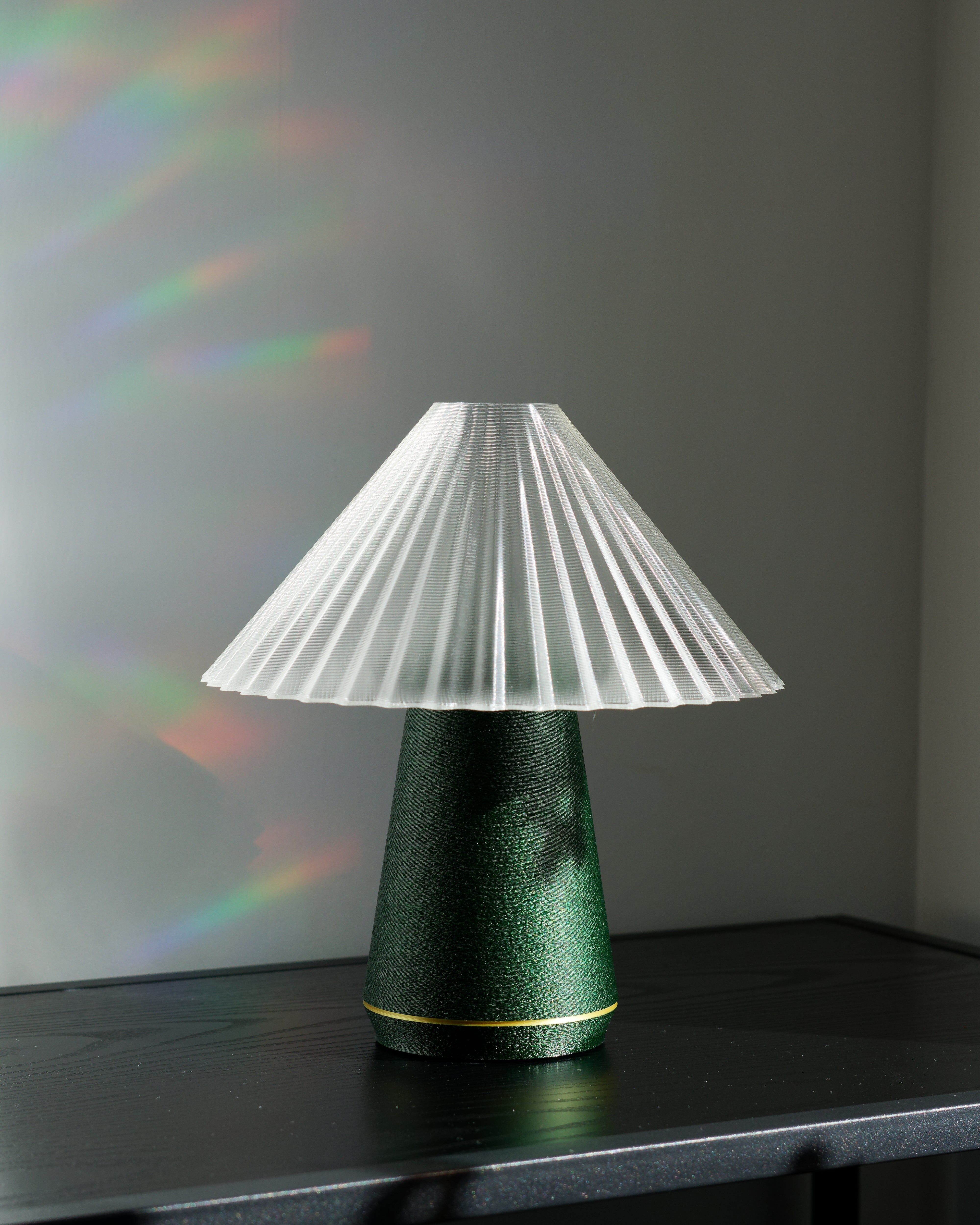 SINGAPORE GREEN-TRANSLUCENT | Table lamp