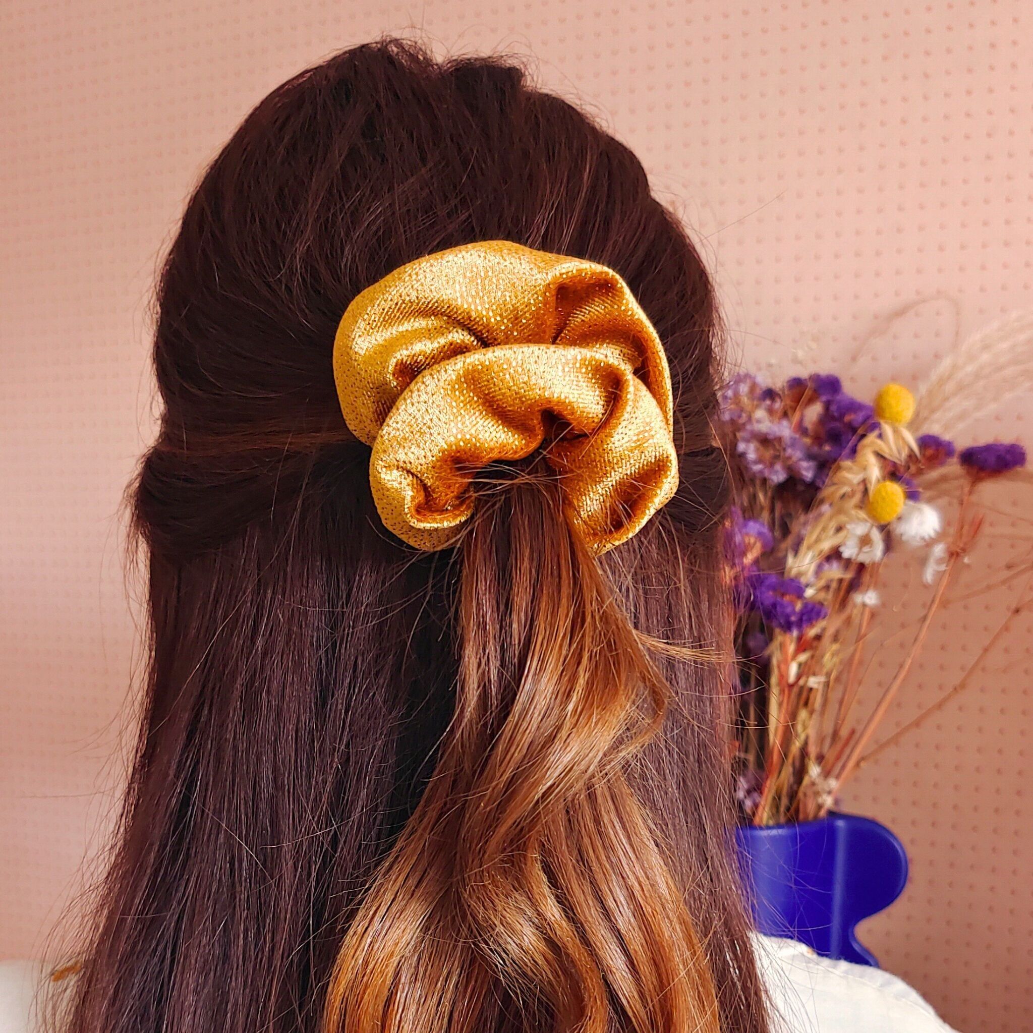 Scrunchie CITRINO / velluto giallo ocra con glitter oro
