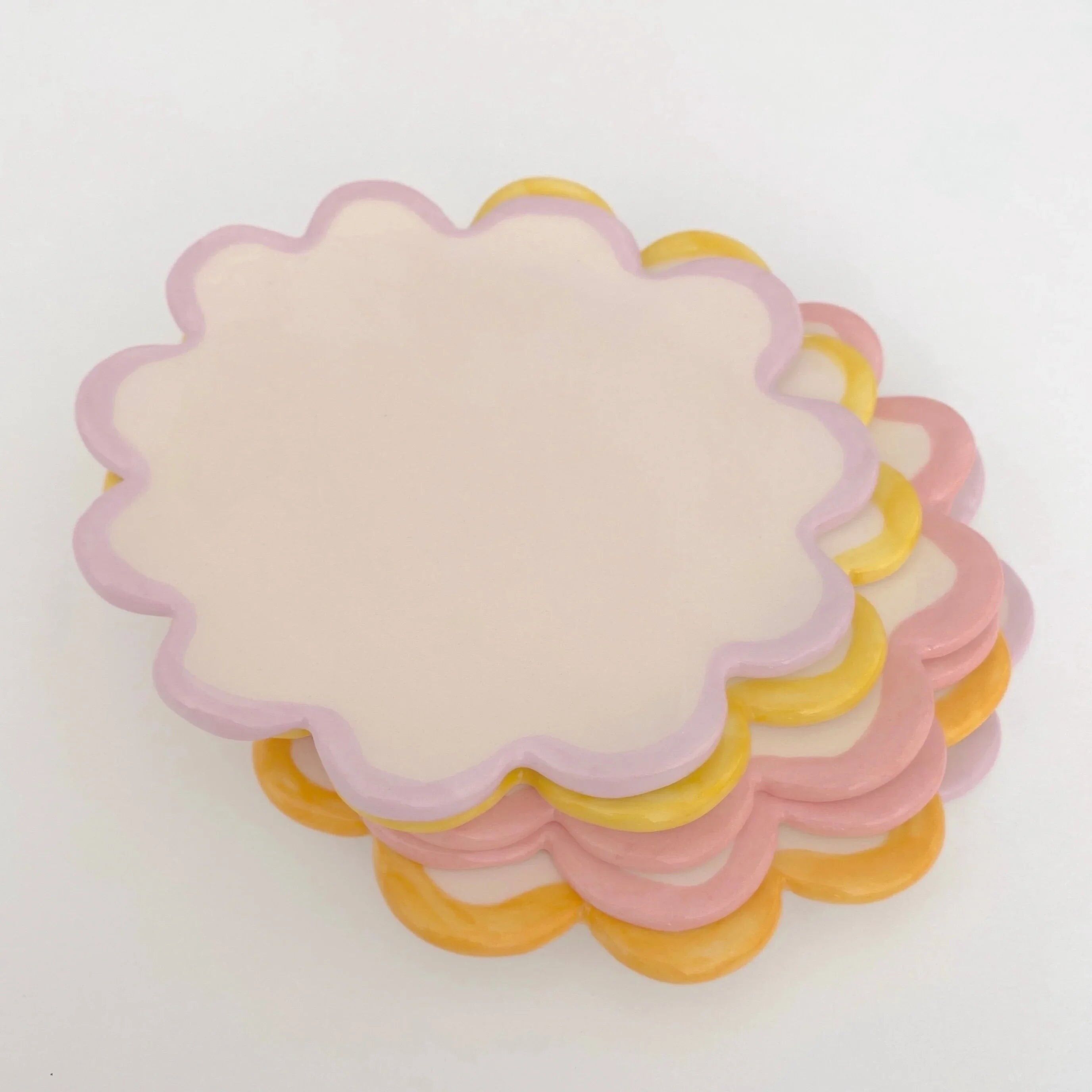 Piatto floreale fatto a mano con bordo dipinto a pastello 10 cm