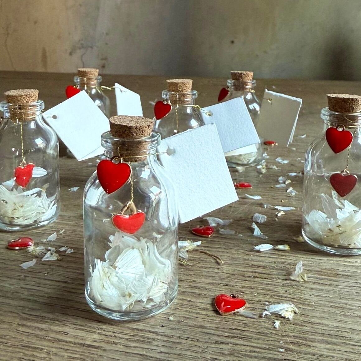 Piccole bottiglie poetiche - Cuori e petali - Set da 10