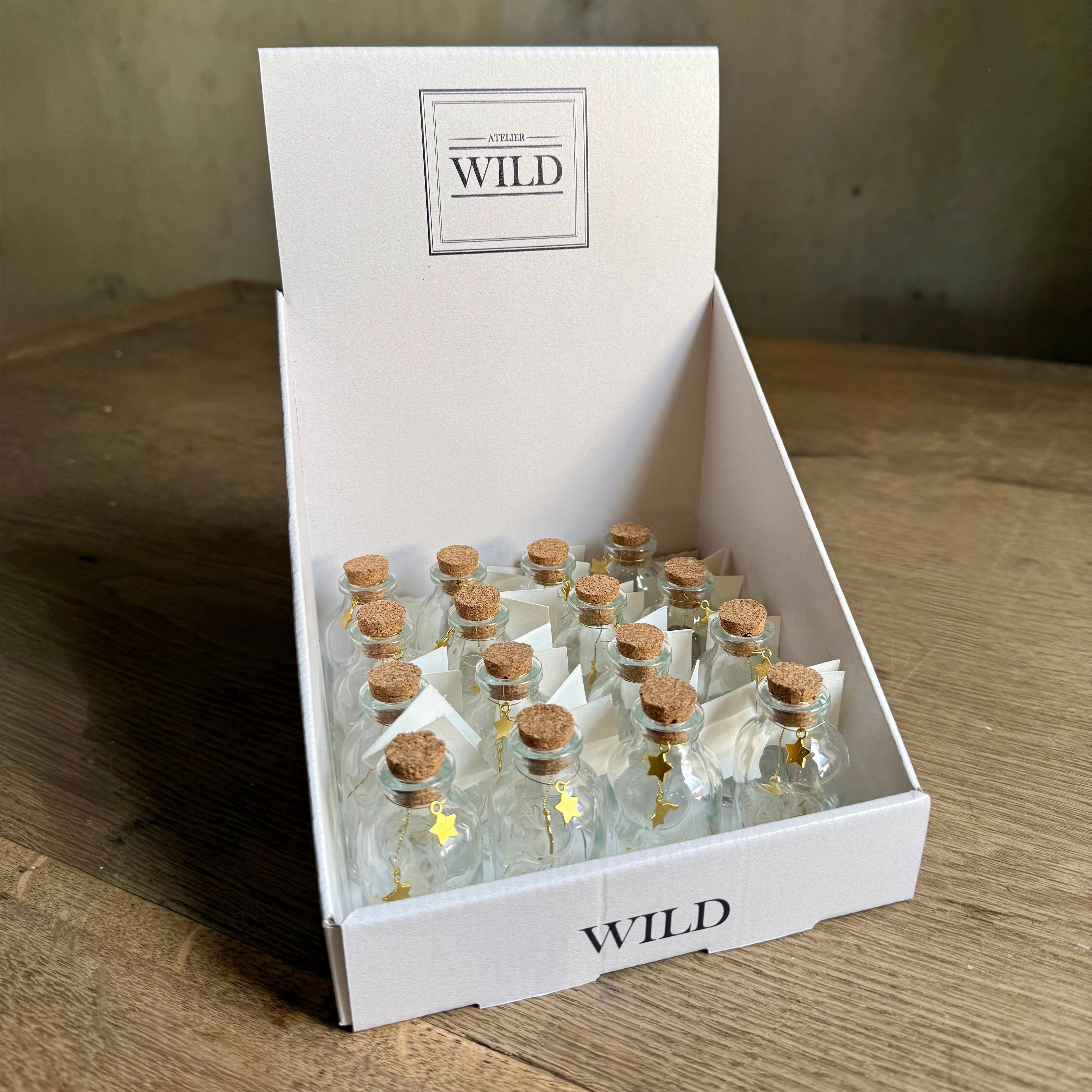 Confezione "20 piccole bottigliette Poetic Star" + "20 piccole bottigliette Poetic Heart" + POS gratuito (capacità espositiva: 16 pezzi)