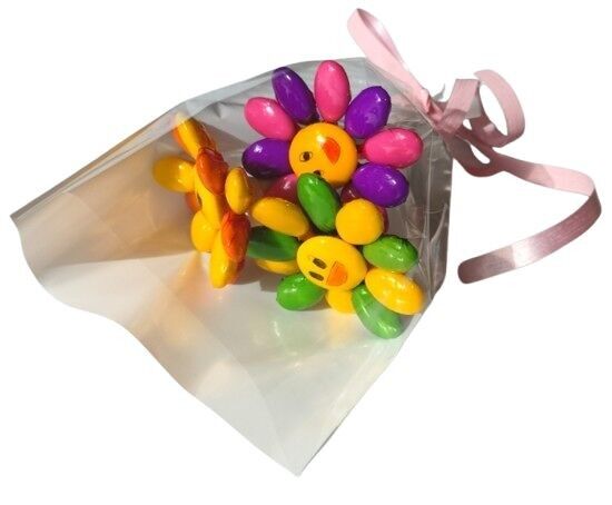 Mini ramo de 3 flores sonrientes en 2 colores alternados en grageas de chocolate