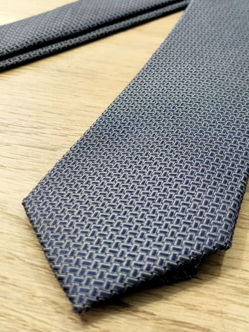 Orion - cravate en soie bleu à micro motif geometrique bleu marine