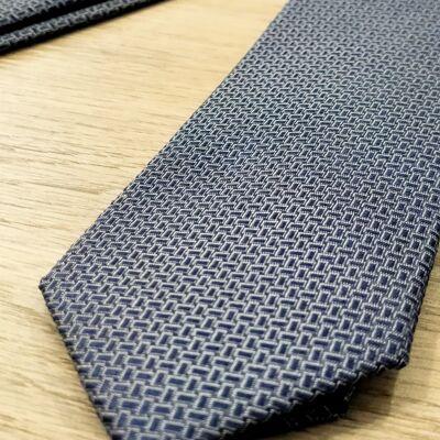 ORION - BLUE SILK TIE WITH MICRO NAVY GEOMETRIC PATTERN