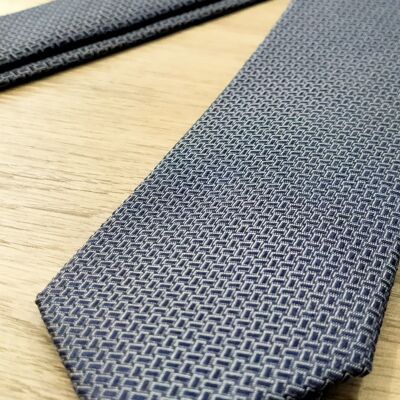 ORION - BLUE SILK TIE WITH MICRO NAVY GEOMETRIC PATTERN