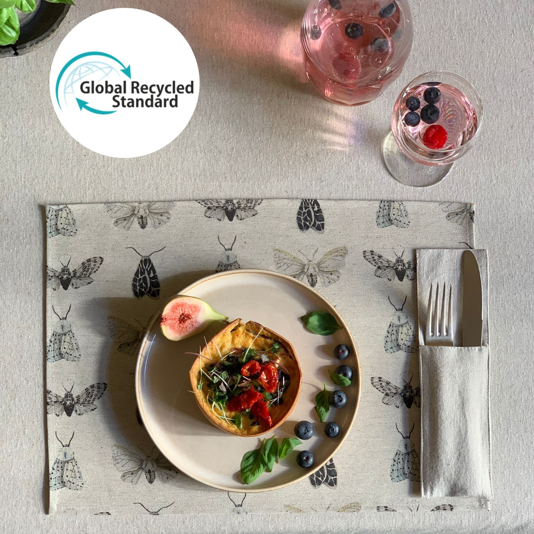 Placement en tissu recyclé avec imprimé papillons nocturnes| Ailes nordiques