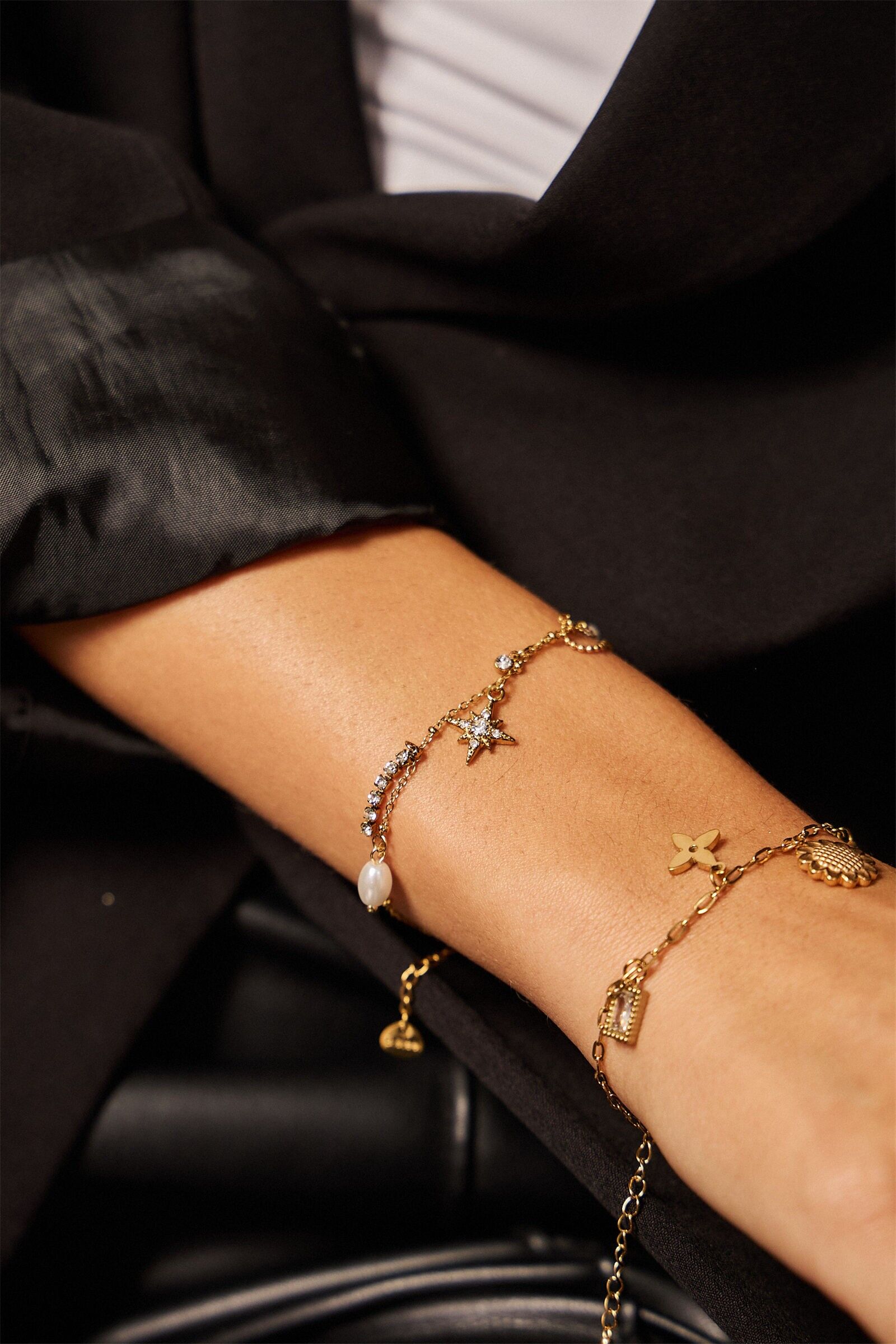 Goldarmband mit Sternanhängern, Perlen und Zirkonia – Edelstahl