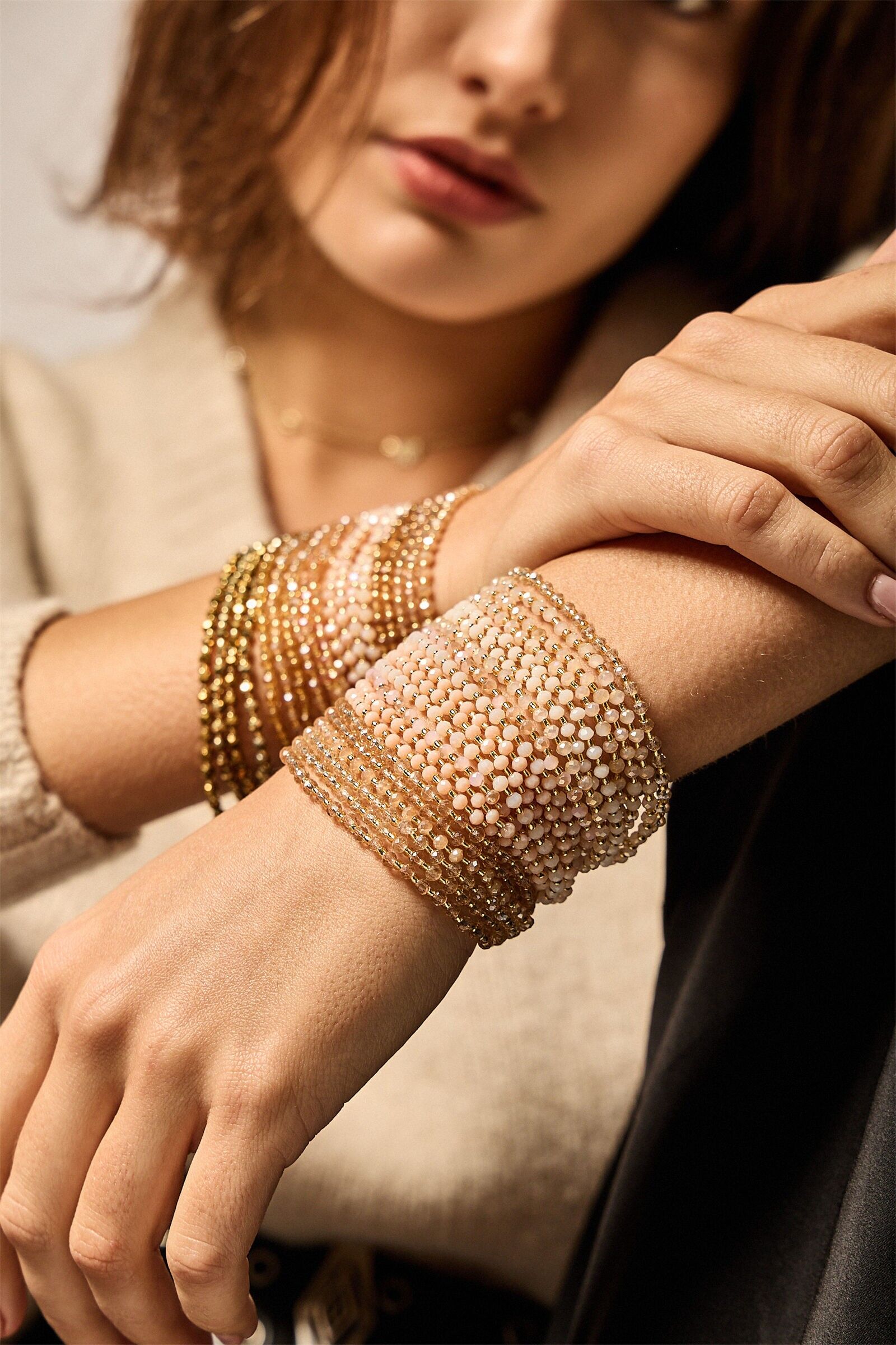 Lot de 40 Bracelets Élastiques en Perles de Verre – Tons Dorés & Nacrés