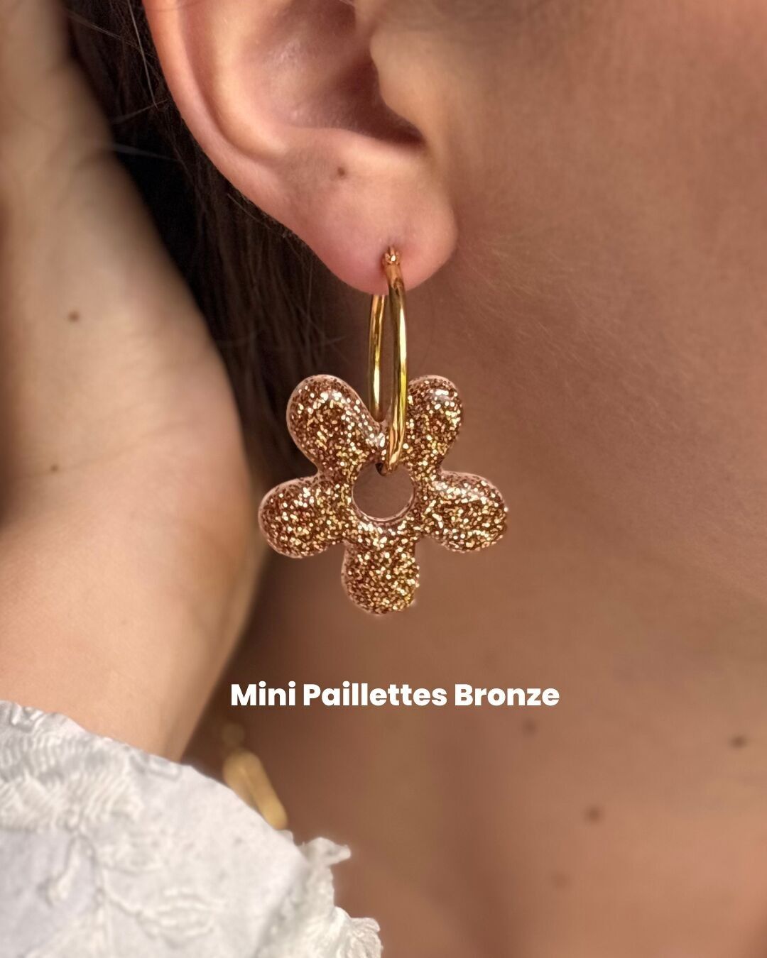 Maxi flower earrings - gold hoops & resin tassels