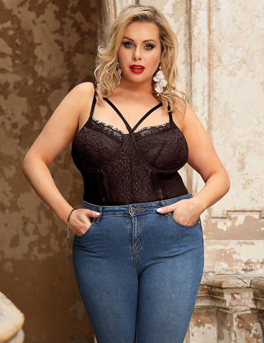 Schwarzer Body in Übergröße mit offener Spitze und ohne Bügel, ohne Bügel