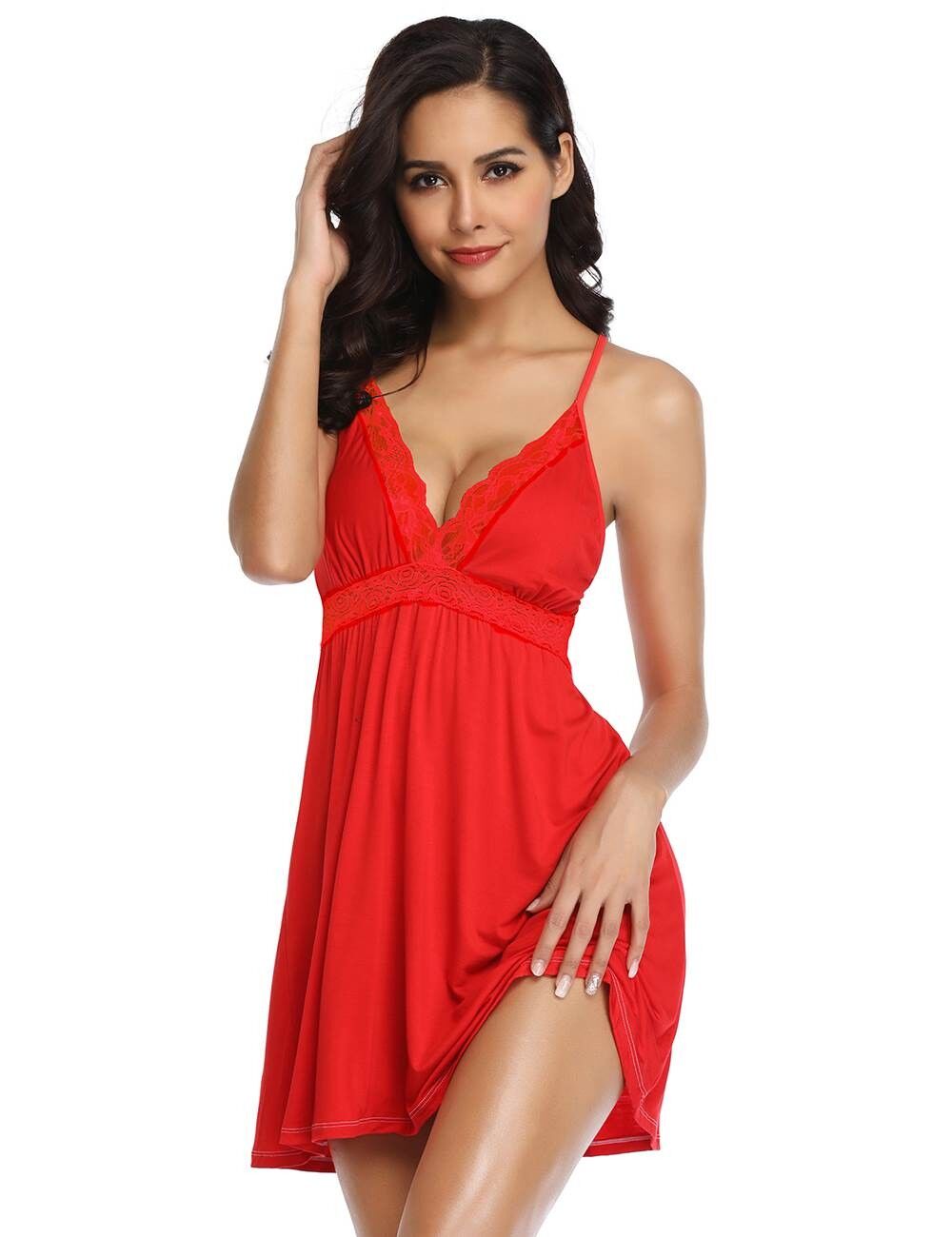 Dehnbares Nachthemd aus Modal mit tiefem V-Ausschnitt und passendem String