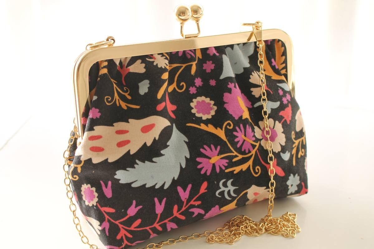 Emma Retro-Samttasche in Lila