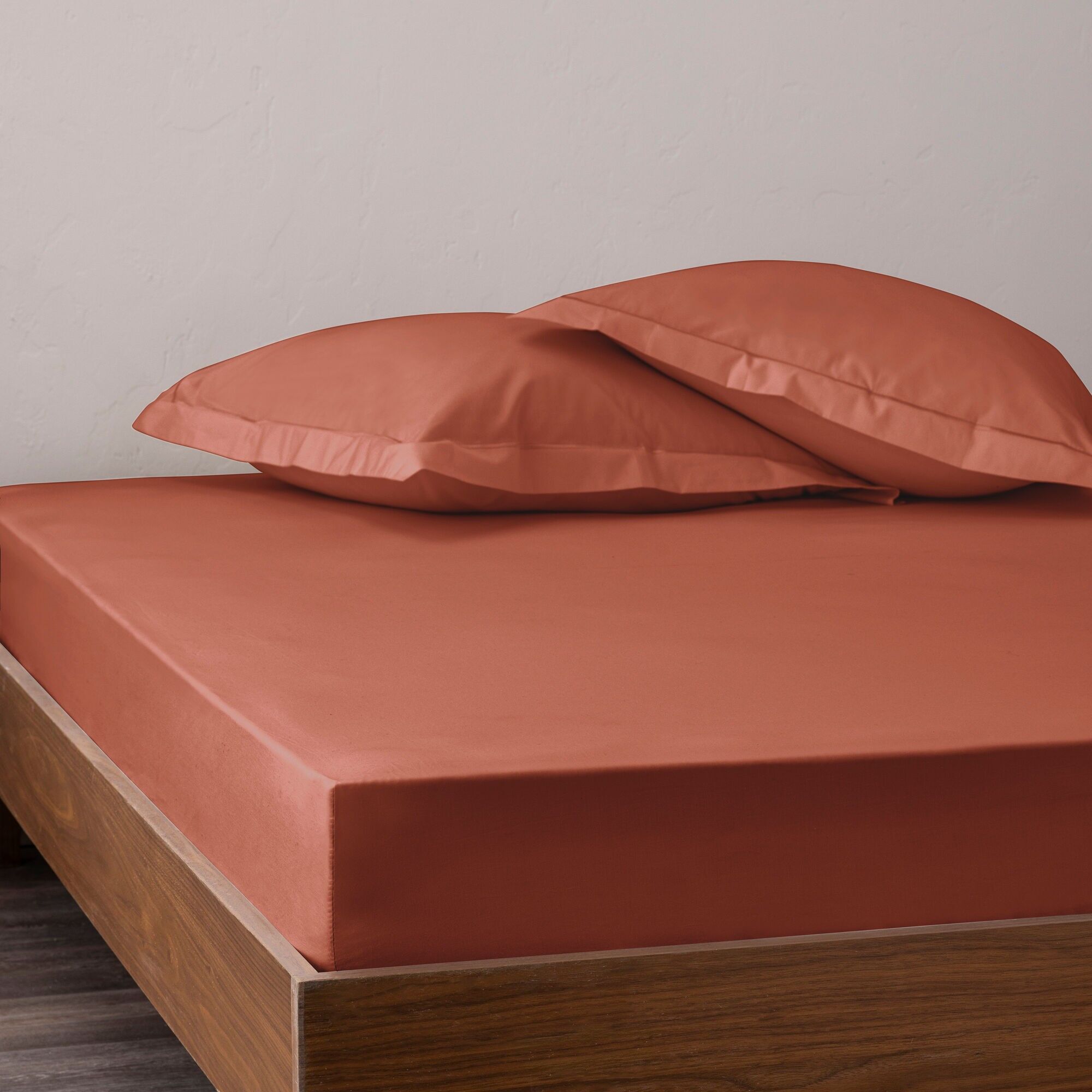 Drap housse percale Coton Peigné Longues Fibres 80 Fils/cm² "Julian" 140 x 190 cm avec bonnet 35 cm Coton Pur