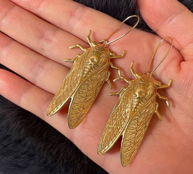 Orecchini a forma di cicala